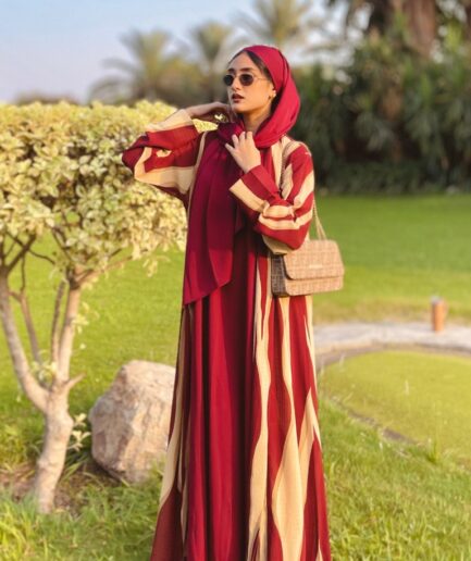 The Artistic Wave Print Abaya