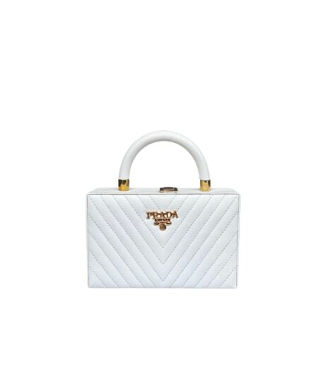 The Winter White Clutch