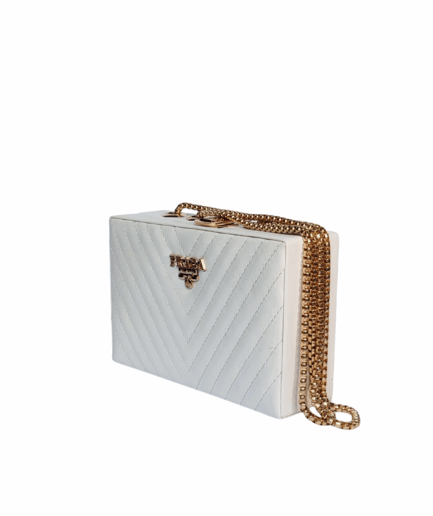 The Winter White Clutch