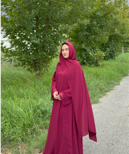 Reddish Maroon Lace-Detailed 3-Piece Abaya Set
